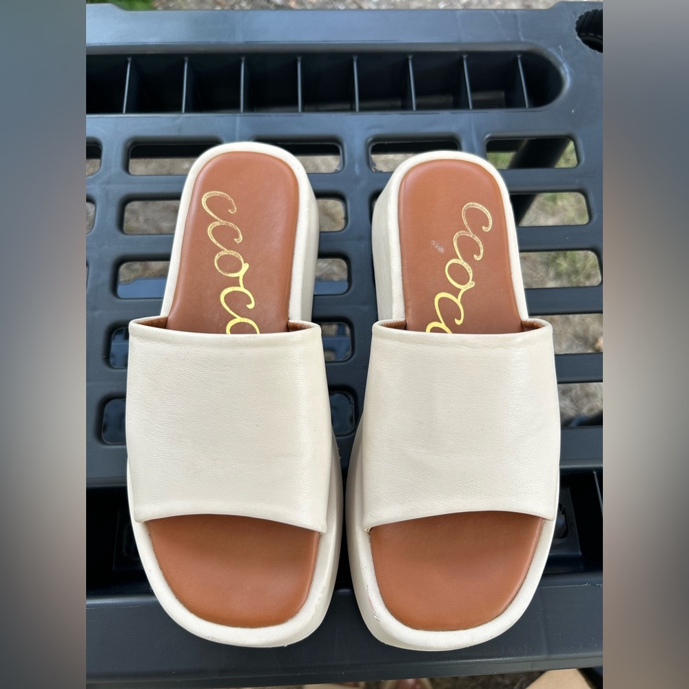 CCOCCI Tan and Cream Slide Sandals